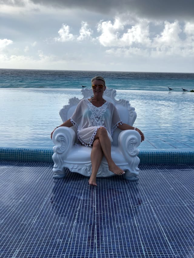 Blue Water Travel Facebook photo