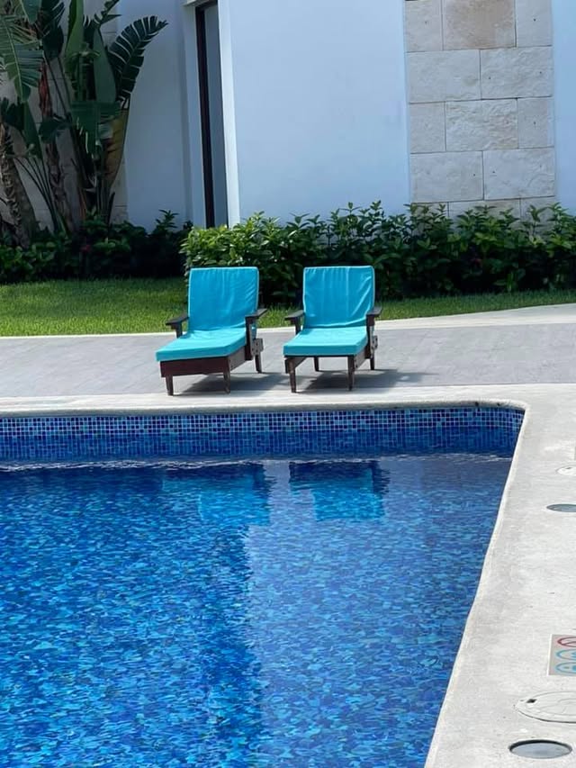 Blue Water Travel Facebook photo