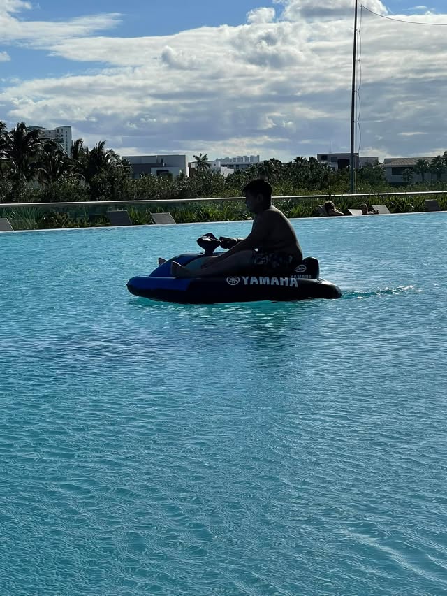 Blue Water Travel Facebook photo