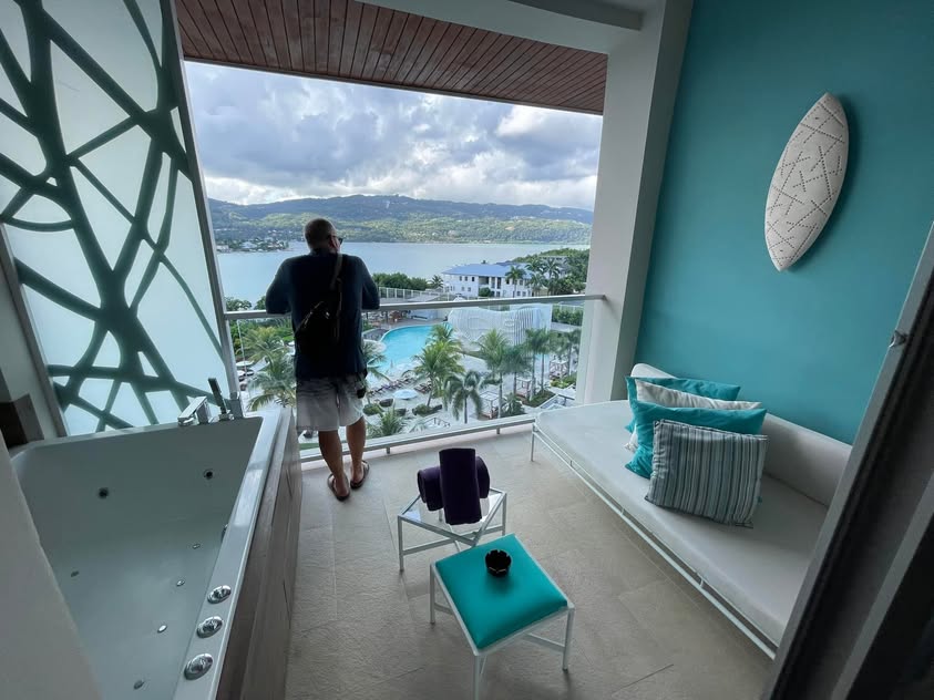 Blue Water Travel Facebook photo