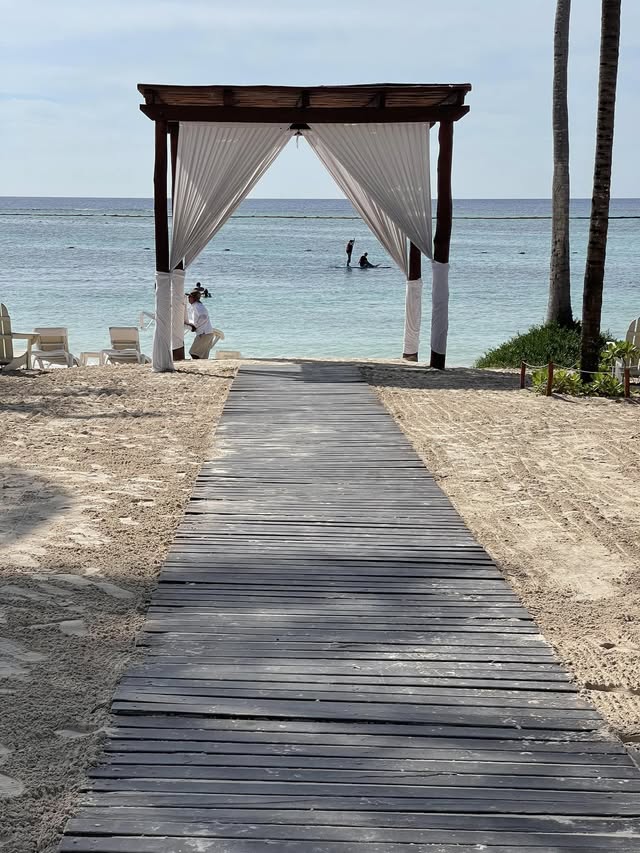 Blue Water Travel Facebook photo