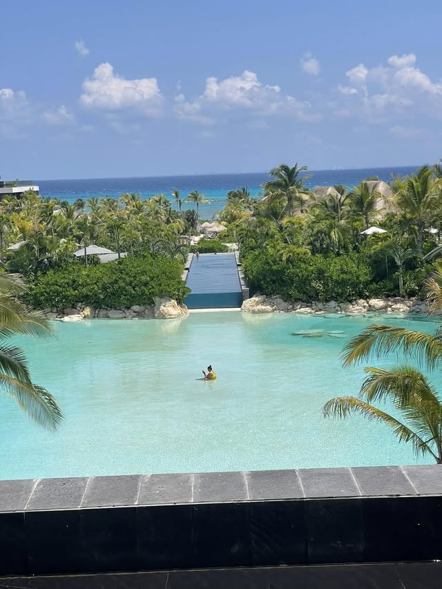 Blue Water Travel Facebook photo