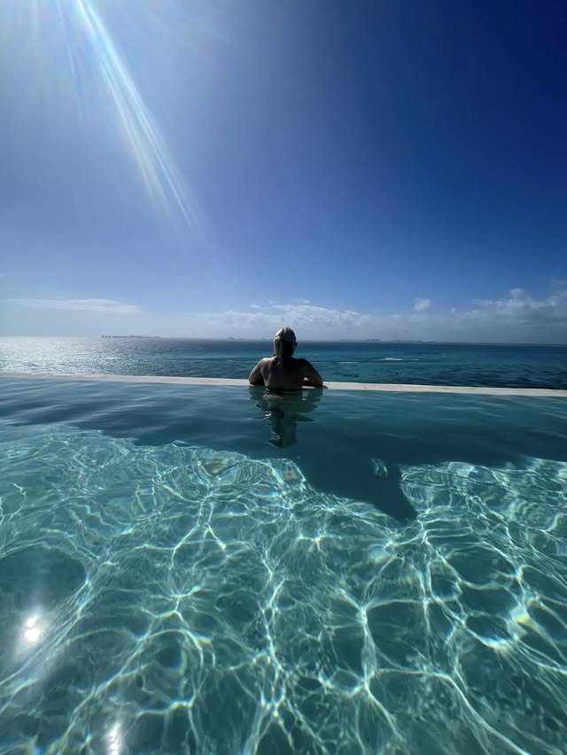 Blue Water Travel Facebook photo