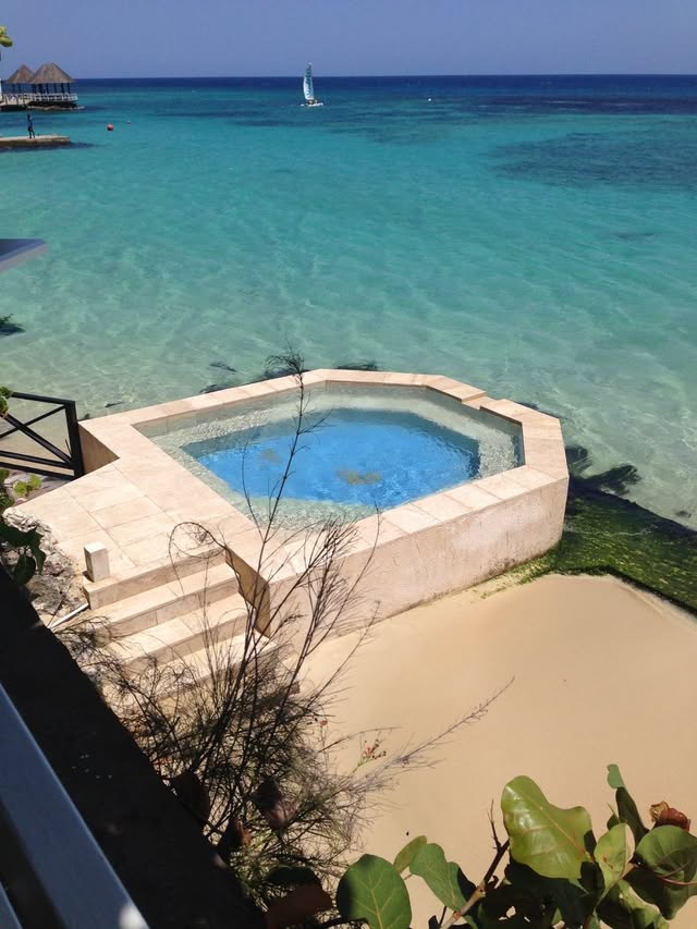 Blue Water Travel Facebook photo