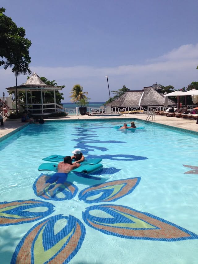 Blue Water Travel Facebook photo