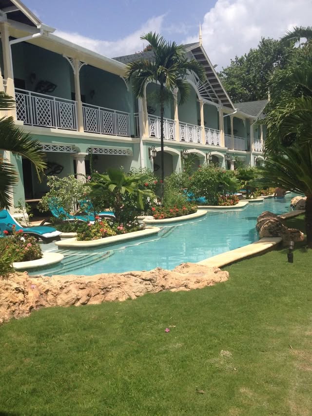 Blue Water Travel Facebook photo