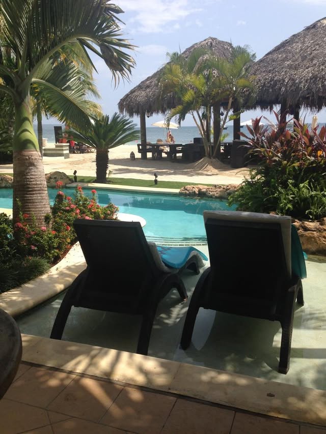 Blue Water Travel Facebook photo