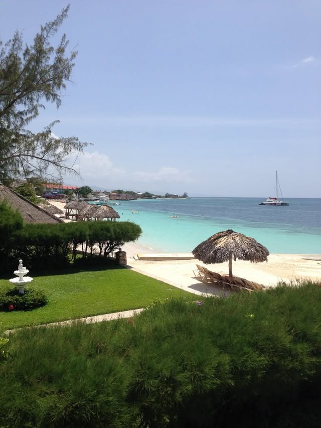 Blue Water Travel Facebook photo