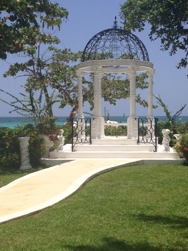 Blue Water Travel Facebook photo