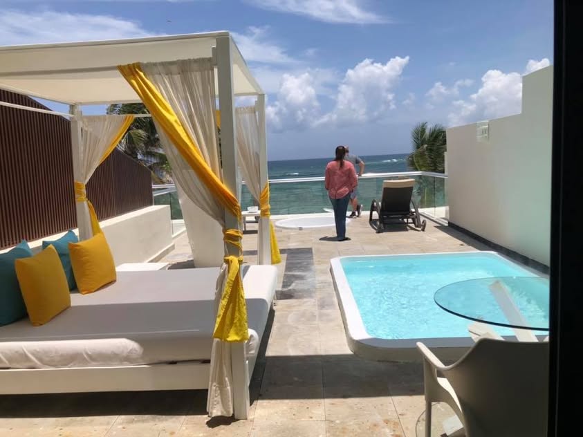 Blue Water Travel Facebook photo